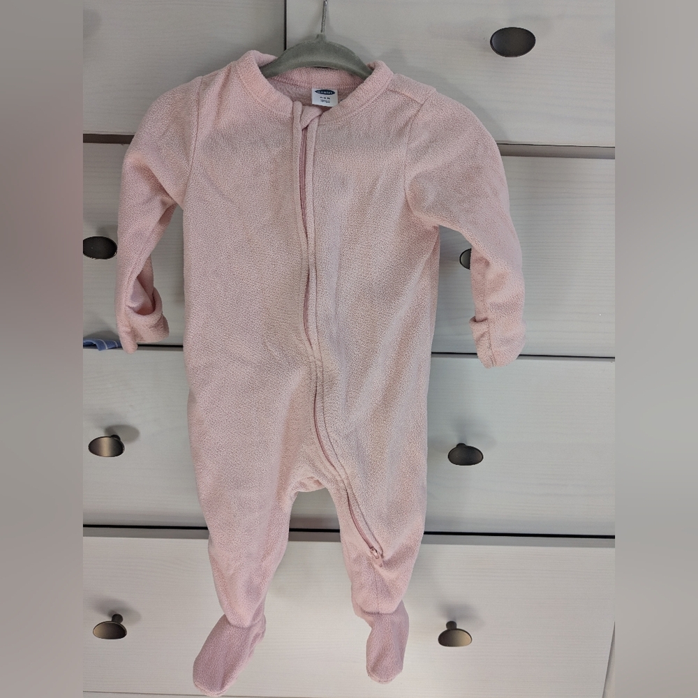 Old Navy 3-6 Month Pajamas Fleece, Thick - Picture 3 of 6